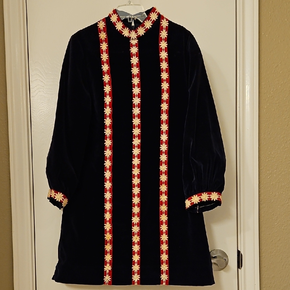 Elegant 1971 Vintage Navy Blue Velvet Kids Dress with Red and White Accents